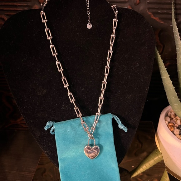 Tiffany & Co. Graduated Link Necklace w/ Return to Tiffany Heart Padlock no box - Picture 8 of 8